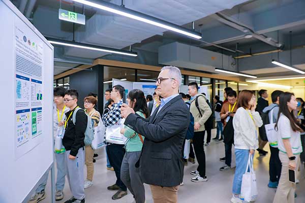 草莓视频官方正版受邀參加首屆農業與植物合成生物學國際研討會